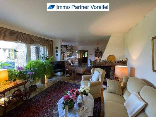 Wohnbereich zum Essbereich