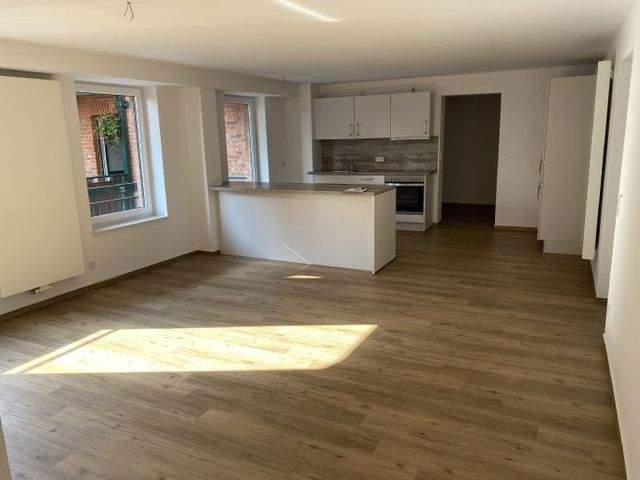 Erstklassige 4-Zimmerwohnung mit hochwertiger EBK u. großem Balkon zu vermieten! WG-geeignet! - Foto 2