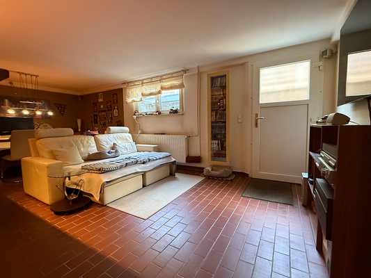 Keller mit Außenzugang und Bad