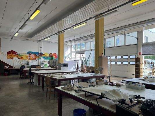 Magazin-Brixen-Vahrn-Lager-Produktion-Büro-LKW-Pla