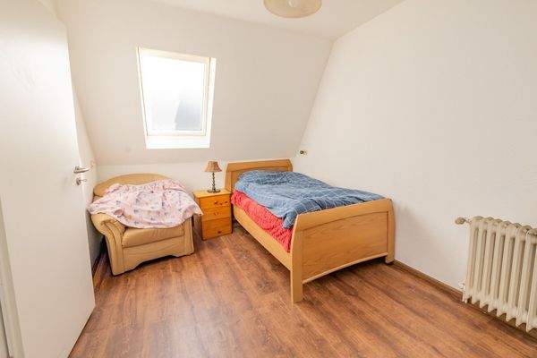 Doppelhaus 4 vorne -Kinderzimmer OG 