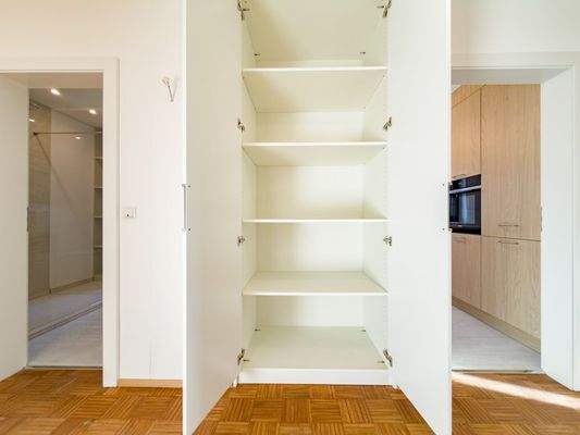 praktischer Einbauschrank im Flur