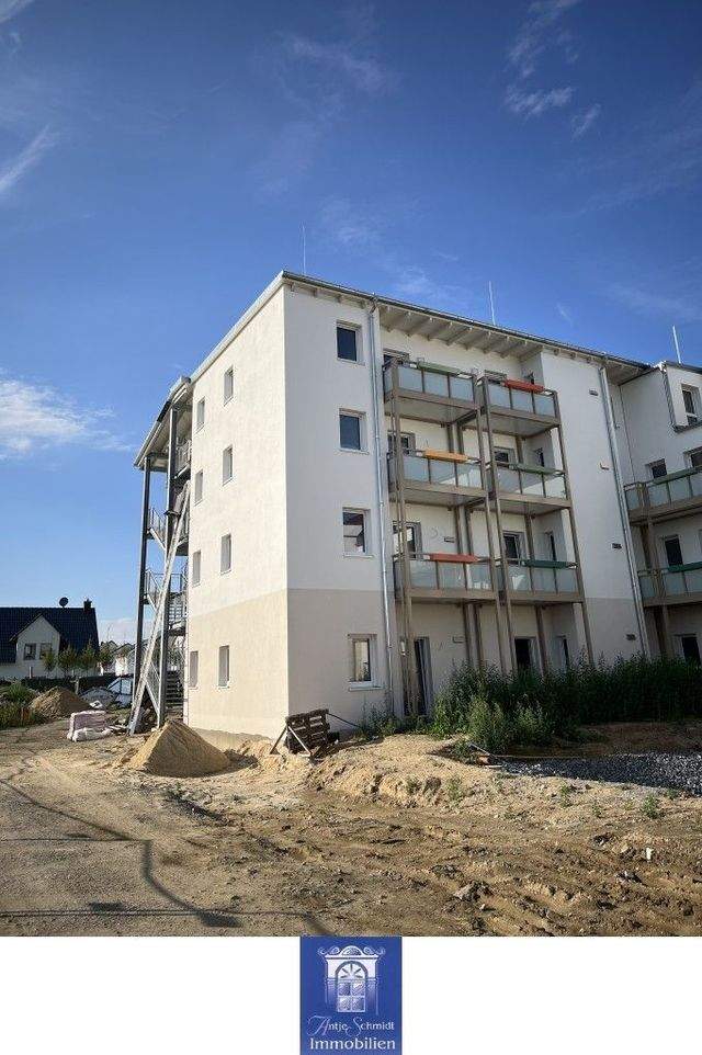 Erstbezug! Traumwohnung im Neubau, Fußbodenheizung, großer Balkon, EBK, Lift! - Photo 2