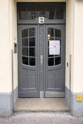 1057-01 Hauseingang.jpg