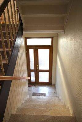 Hausflur mit Aufgangstreppe