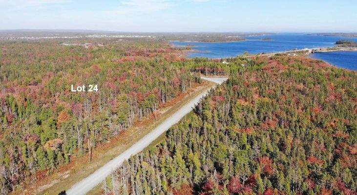 Cape Breton - 37-Hektar-Areal mit Atlantik-Zugang 