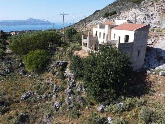 Kreta, Drapanos: Rohbau mit Panoramablick auf das Meer und die Berge zu verkaufen