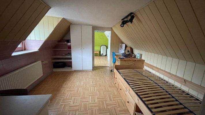 Haus 25a Durchgangszimmer im Dachgeschoss