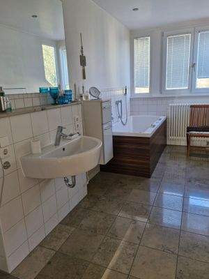 Waschplatz u. Wanne.jpg