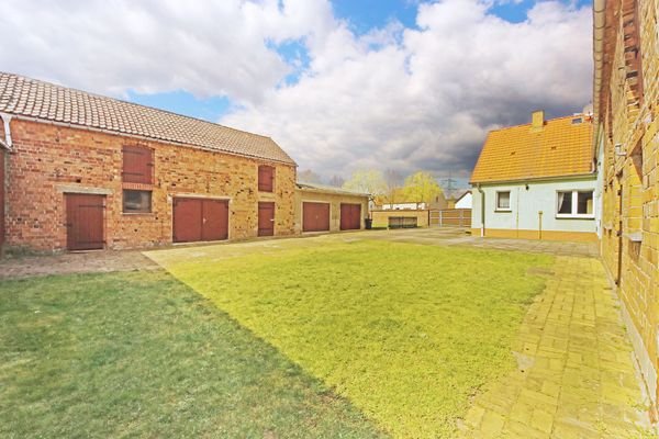 Hausansicht / Hofbereich