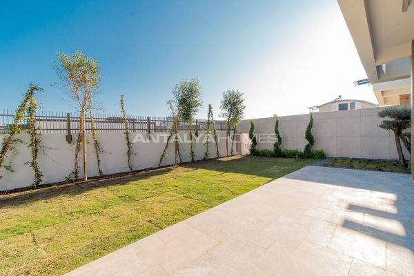 Houses with Private Garden and Pool in Antalya Lara