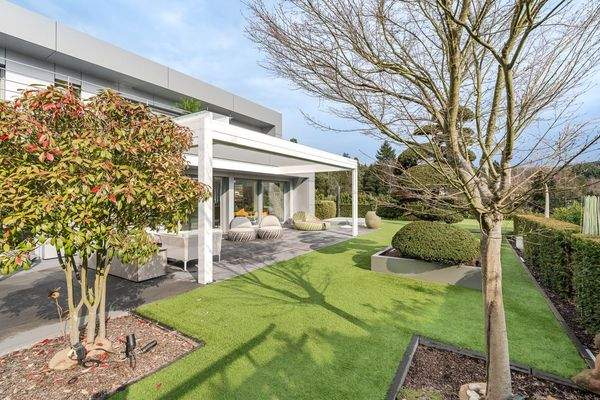 Stilvoll angelegter Garten