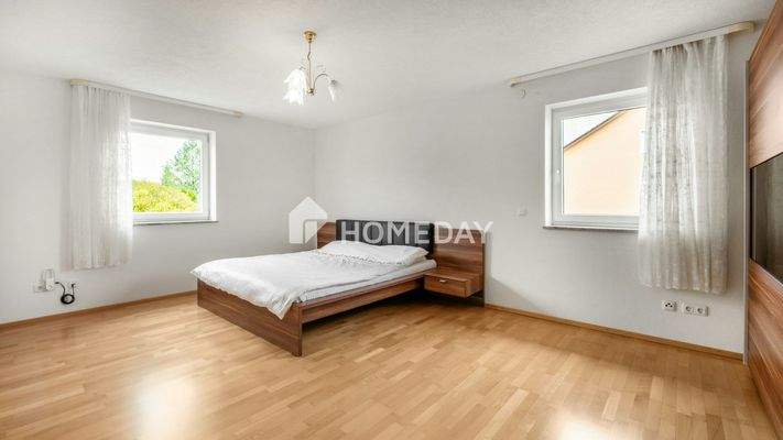 1. OG Elternschlafzimmer 1