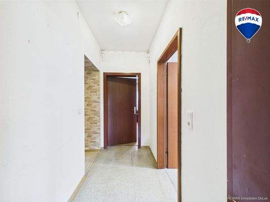 RE/MAX Immobilien DeLux Haus Merzig / Besseringen Flur EG