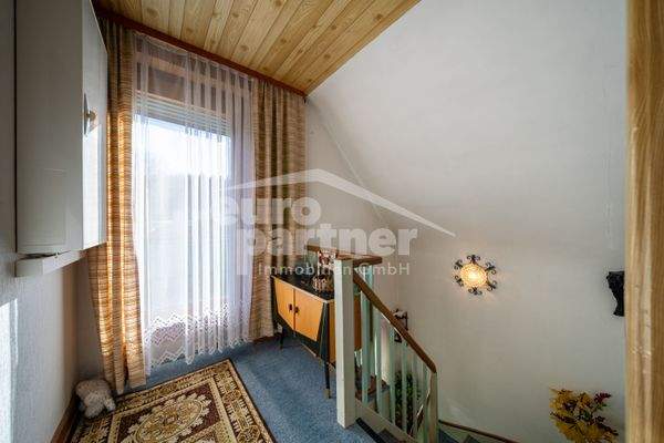 Treppe (DG linker Gebäudeteil)