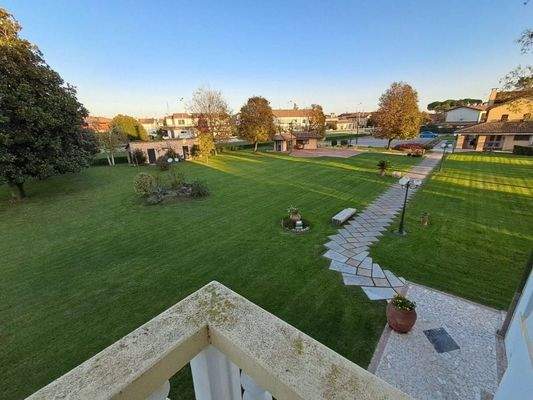 Blick auf Hotel und Umgebung