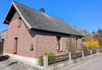 Haupthaus Straßenansicht