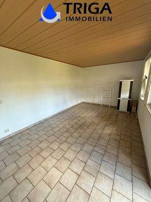 Arbeitsraum mit Ausgang zum Garten