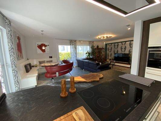 Blick zum Ess-/ und Wohnbereich