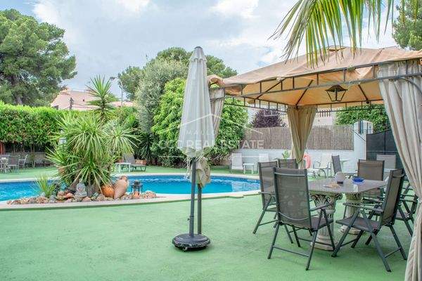 Große Außenterrasse