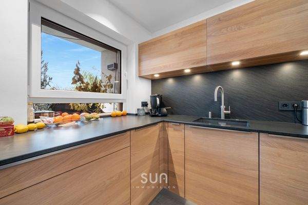 LUXUS TEAM 7 EINBAUKÜCHE MIT MASSIVHOLZ-KOCHINSEL