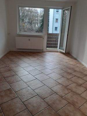 Muster Wohnzimmer mit Balkon