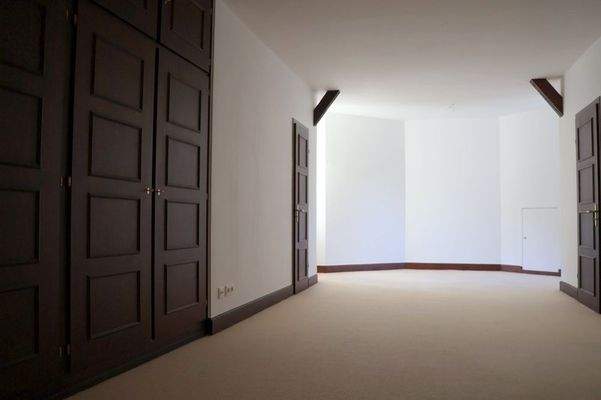 Schlafzimmer mit Einbauschränken