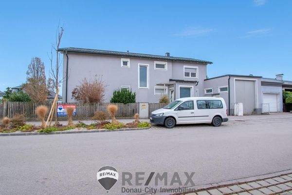 Bild 2, Außenansicht 2 Straßenseite