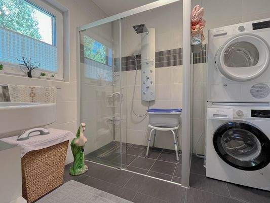 Badezimmer vorne - EG