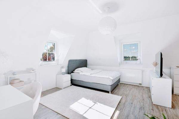 großzügiges Elternschlafzimmer