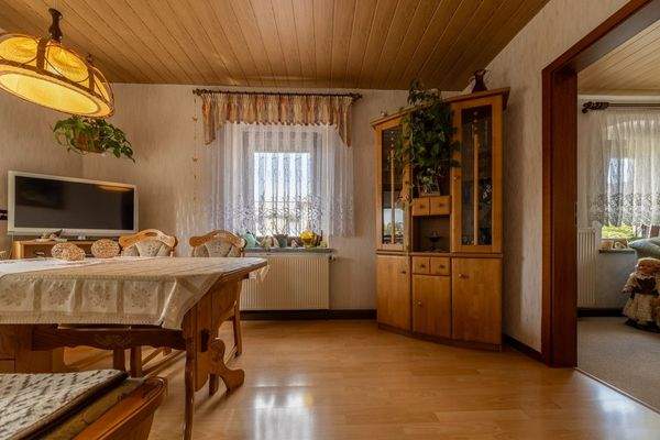 OG Esszimmer an Küche