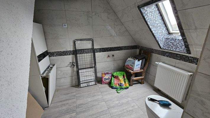 Vorderhaus_DG Bad_01.jpg