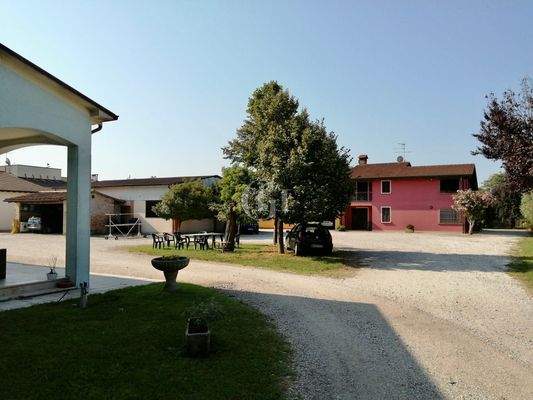 Körper D und grüner Bereich