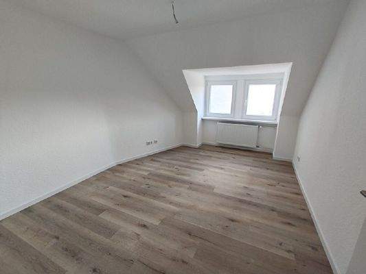 Schlafzimmer DG links