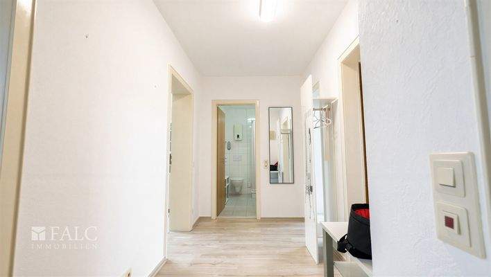 Flur - (KI generiert)