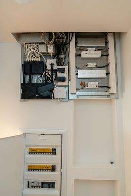 Huwe Lichtkonzept Technik im Abstellraum