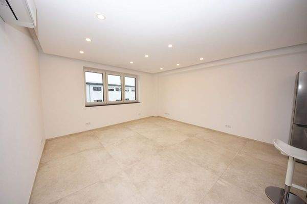 Büro Praxis 1 von 3