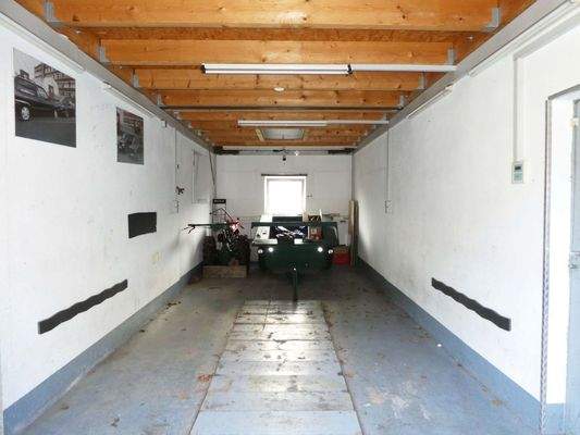 Große Garage