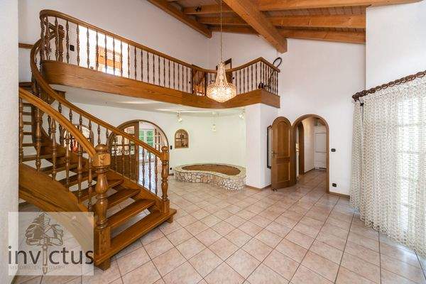 Eingangsbereich mit Galerie