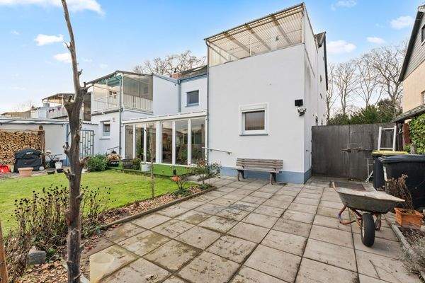 ... und großer Terrasse