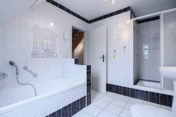 Badezimmer Ansicht 2