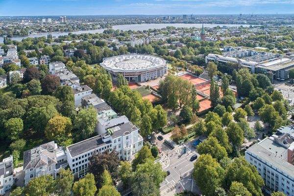 Blick zu den Tennisplätzen