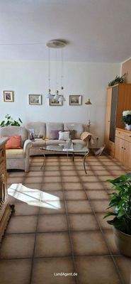 Blick in Wohn-/Essbereich