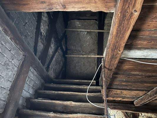 Aufgang zum Spitzboden