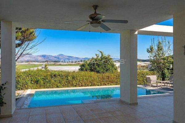 4-Bedroom Triplex Villa with Pool in Antalya