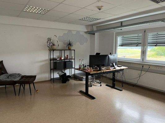 OG2MF07_buero_klein_rechts.jpeg