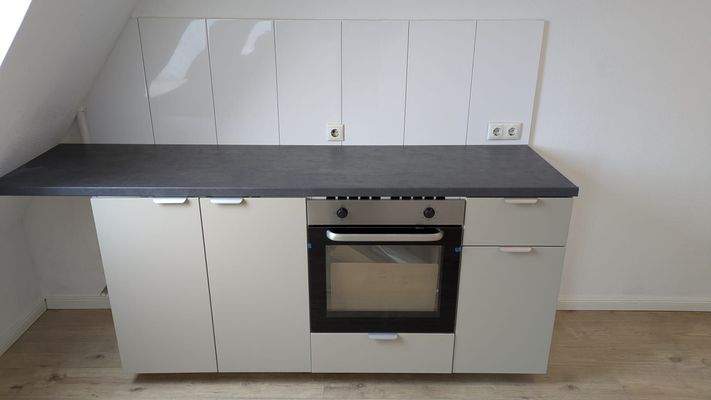 Küche (Ceran- Kochfeld fehlt noch)