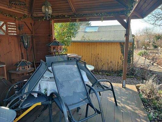 Überdachter Freisitz.jpg