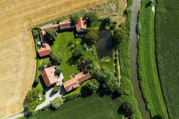 Luftbild des Anwesens
