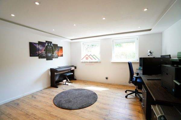 Kinderzimmer oder Büro 2 UG..